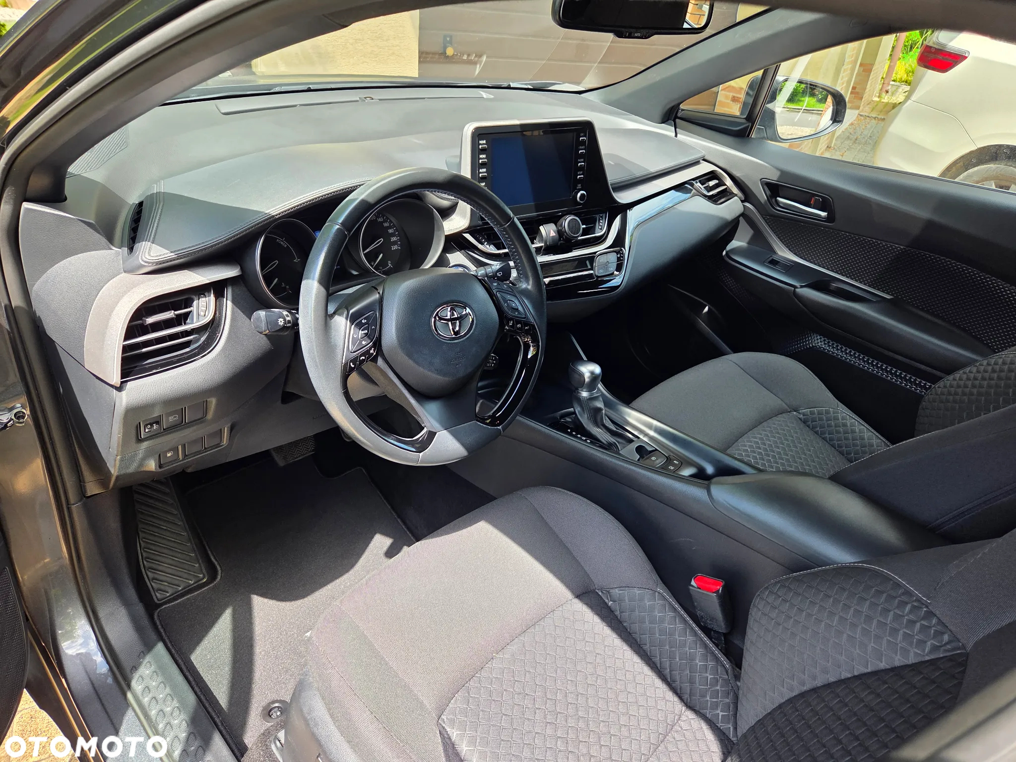 Toyota C-HR 1.8 Hybrid Business - 25