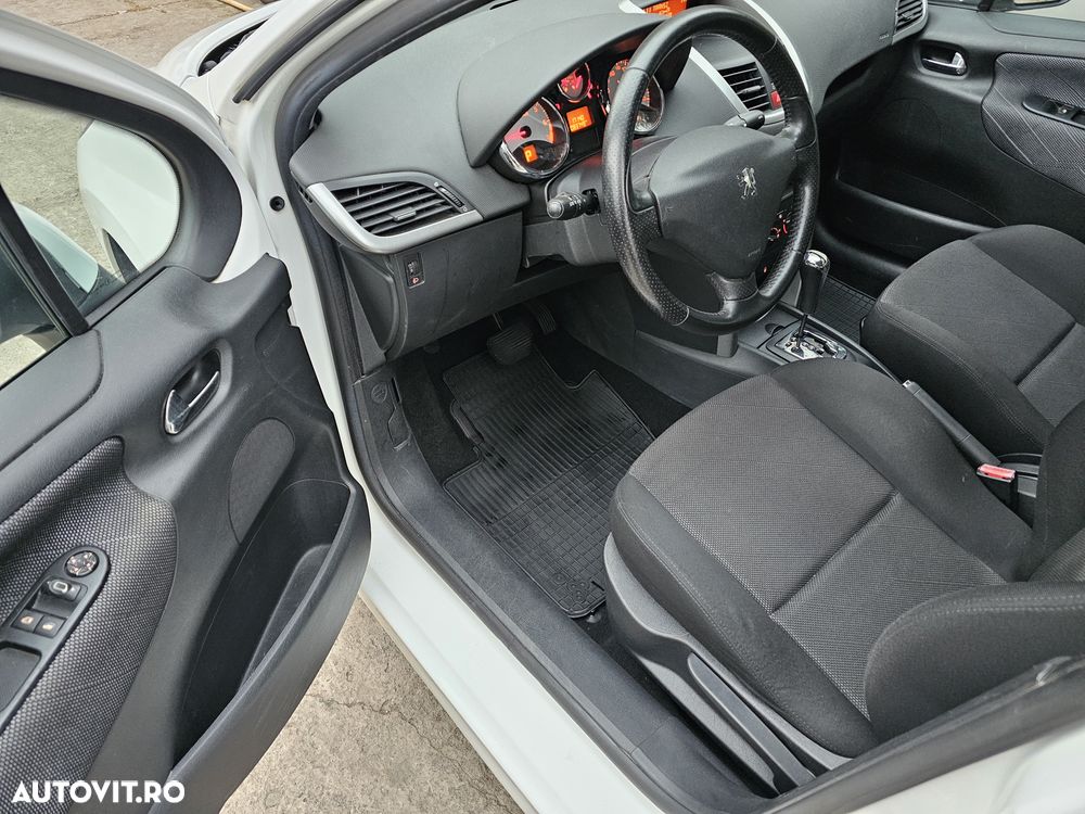 Peugeot 207 - 12