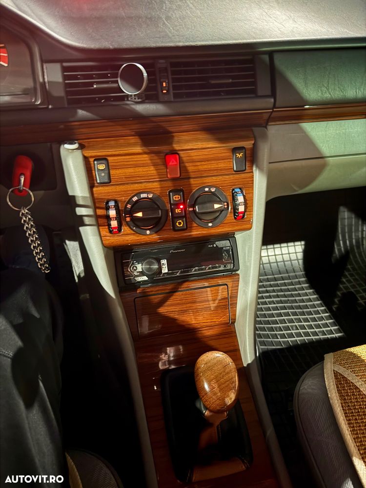 Mercedes-Benz W124 - 19