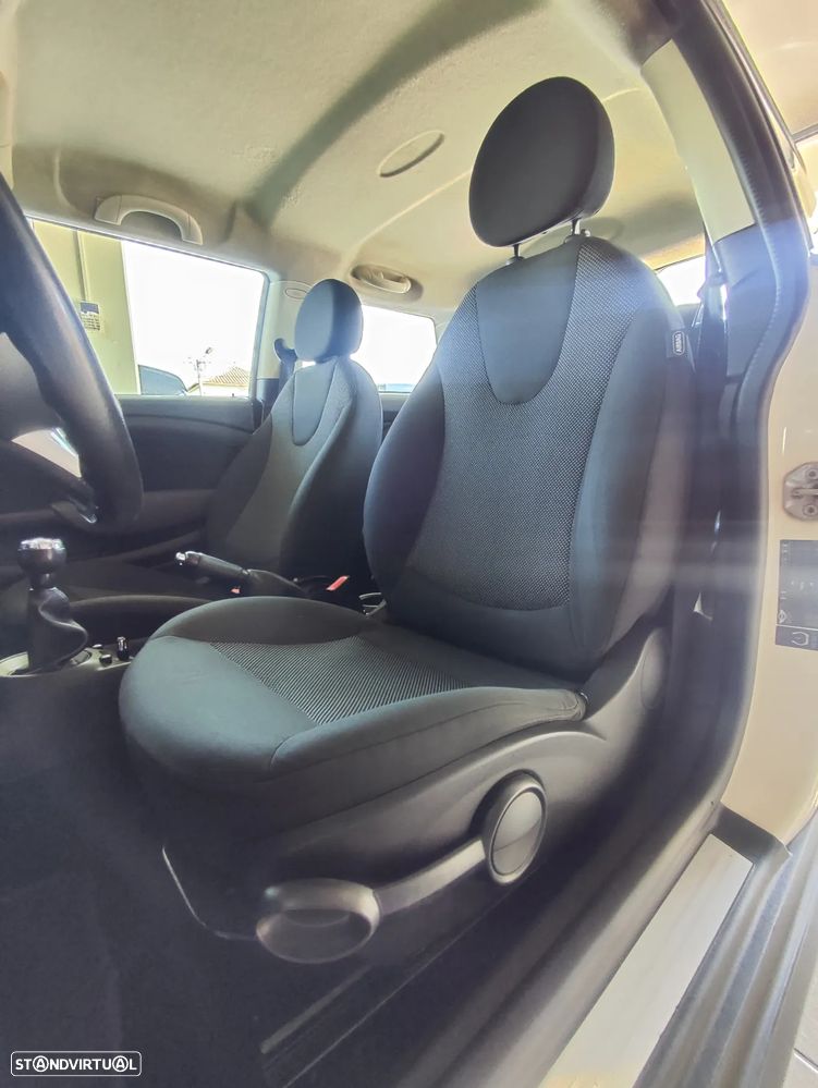 MINI 3 Portas One D - 26