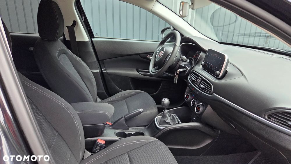 Fiat Tipo 1.4 16v Lounge EU6d - 11