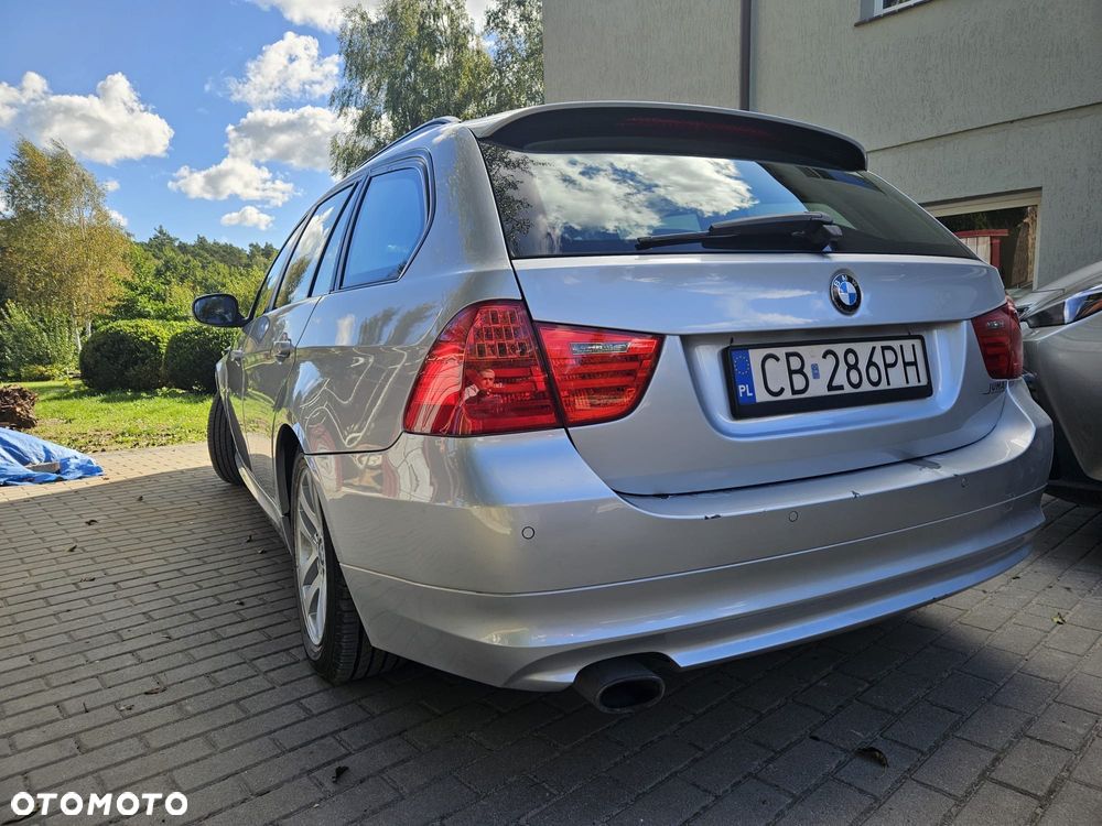 BMW Seria 3 320d DPF Efficient Dynamics Edition - 10
