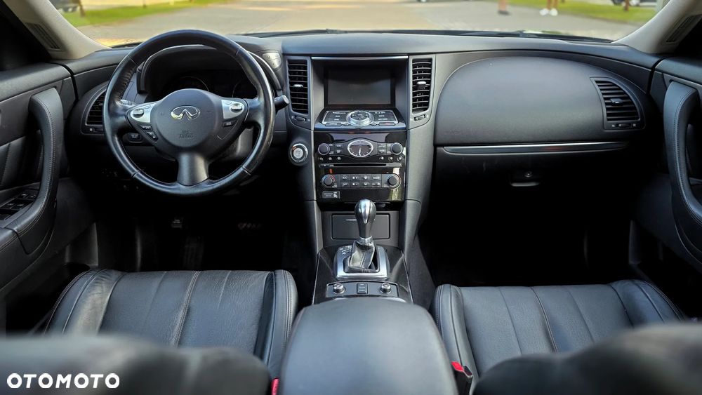 Infiniti QX70 3.7 GT - 23