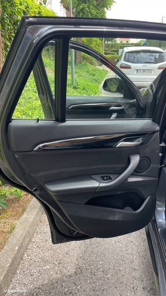 BMW X1 20 d sDrive Auto Line Sport - 30