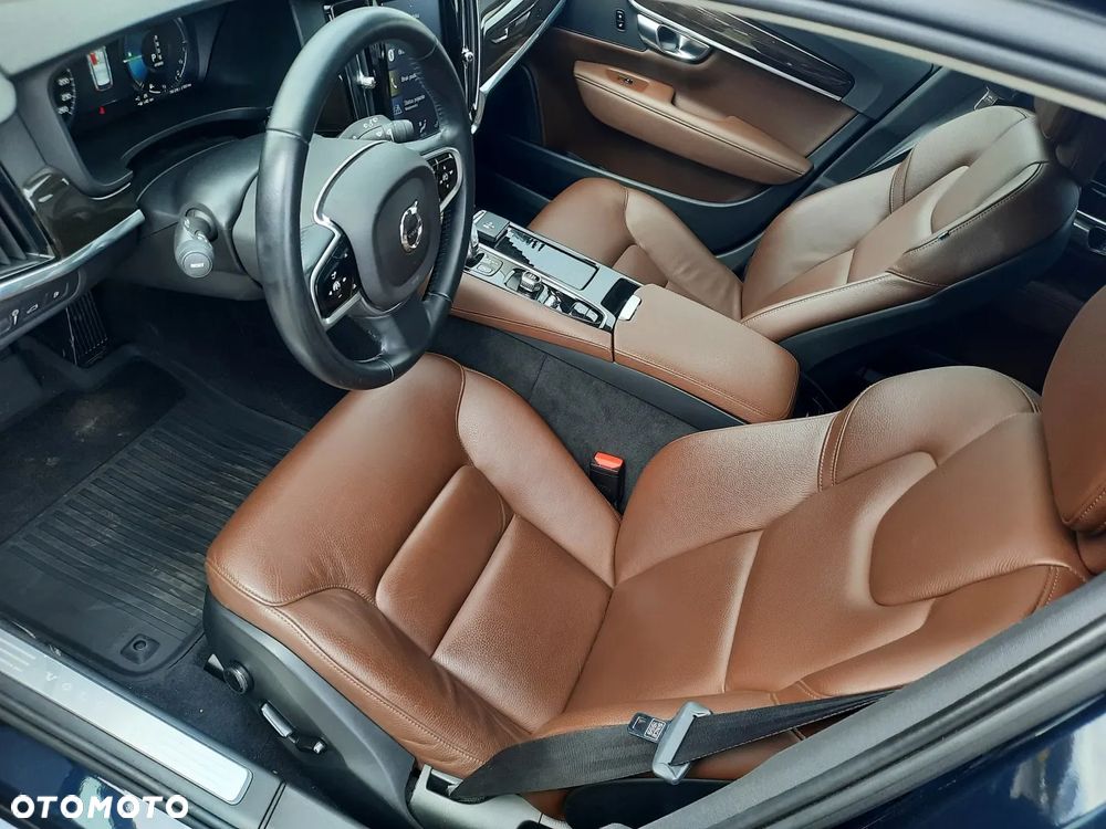 Volvo V90 T8 Twin Engine AWD Momentum - 17