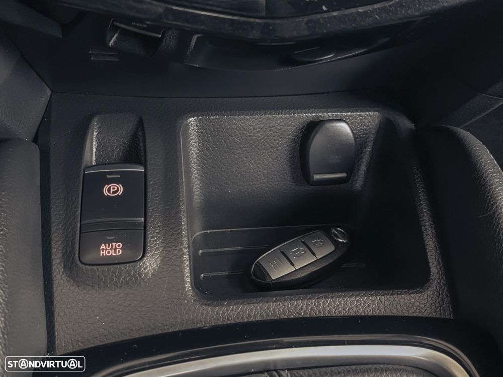 Nissan Qashqai 1.5 dCi N-Connecta J18 - 14