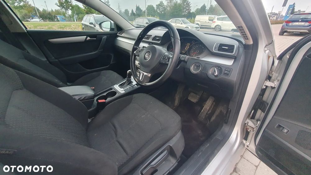 Volkswagen Passat - 10