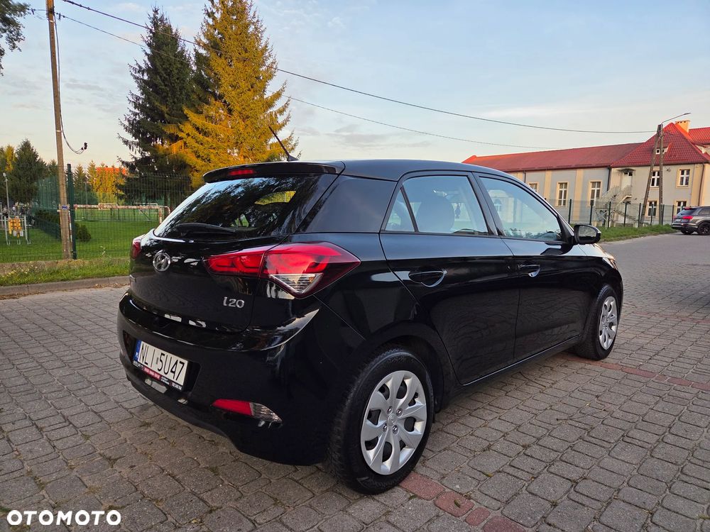 Hyundai i20 blue 1.2 - 6