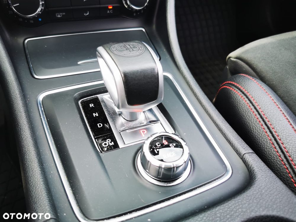 Mercedes-Benz GLA AMG 45 4Matic AMG Speedshift 7G-DCT AMG Night Edition - 28