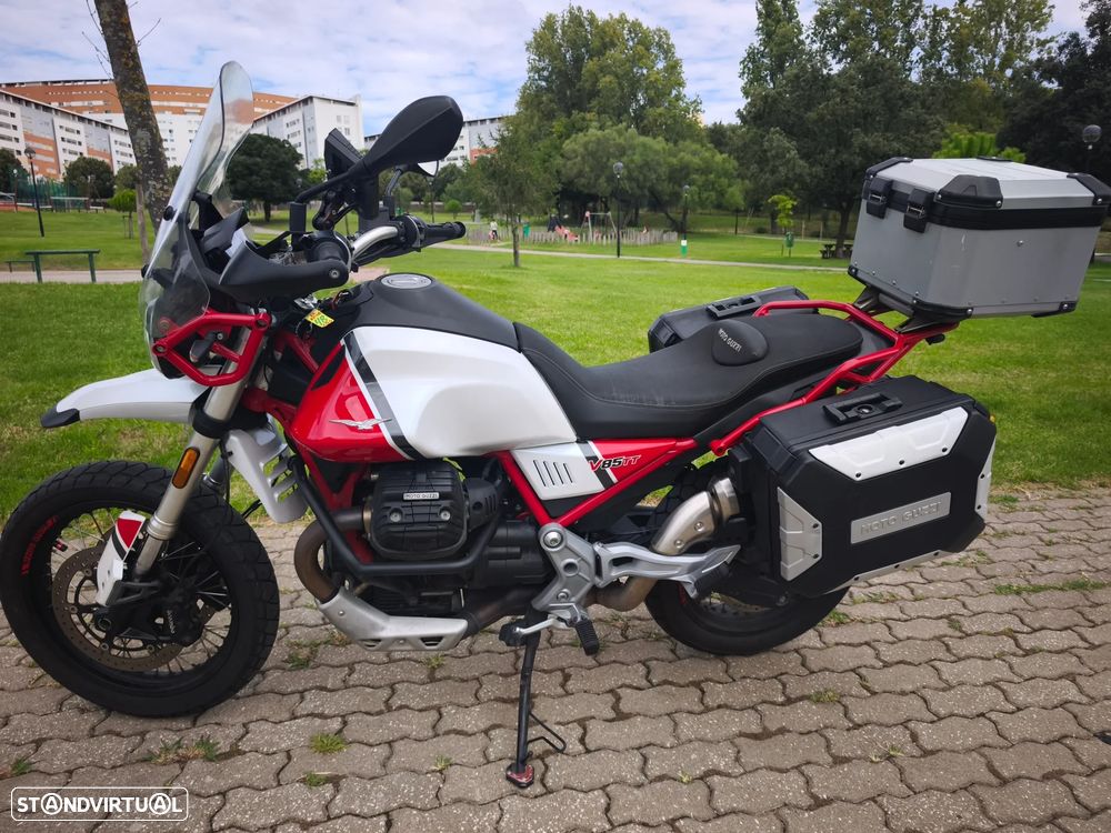 Moto Guzzi V85 TT - 1