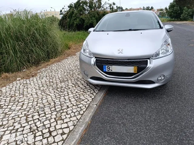 Peugeot 208 1.2 VTi Allure - 2