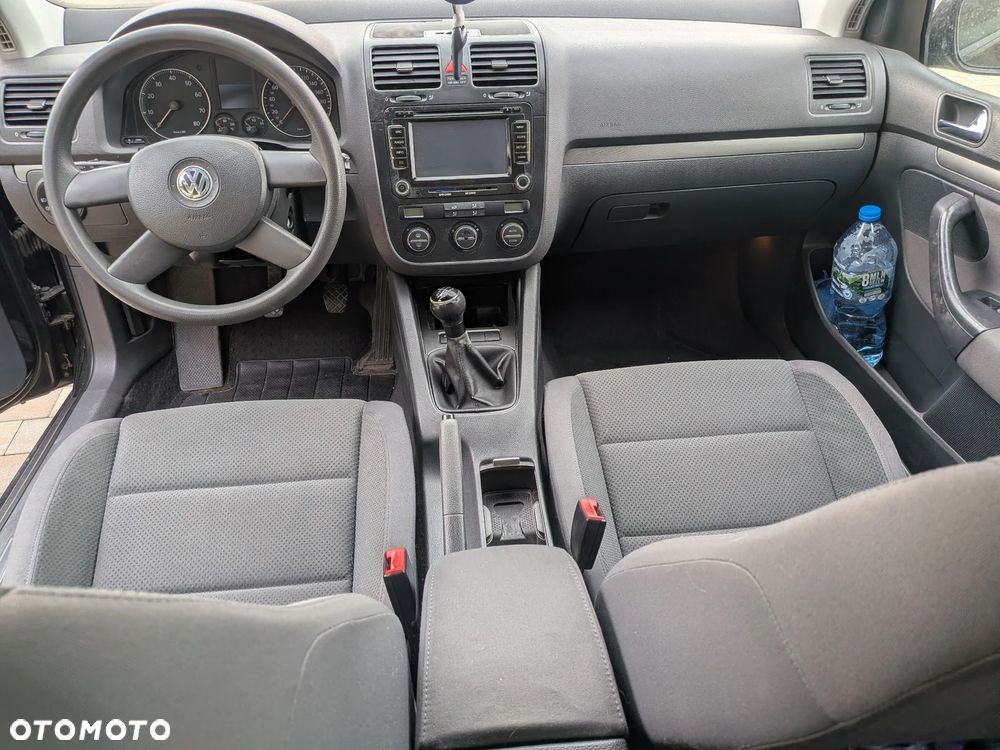 Volkswagen Golf - 6