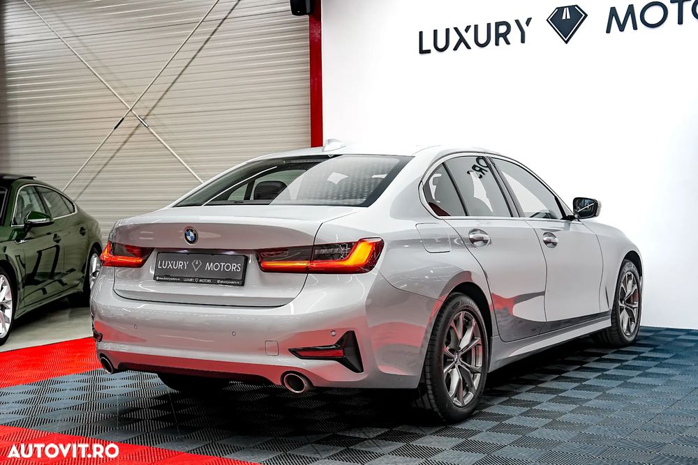 BMW Seria 3 318i Aut. - 15