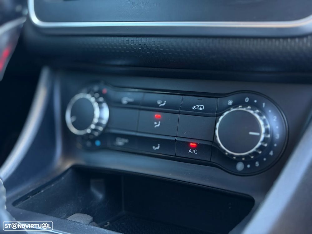 Mercedes-Benz A 180 d BlueEFFICIENCY Edition - 12