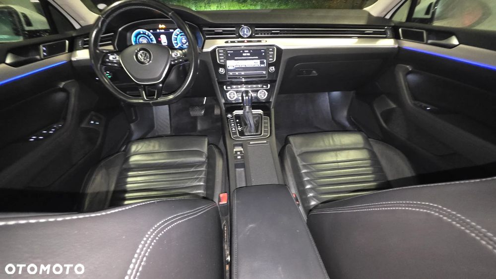 Volkswagen Passat - 21