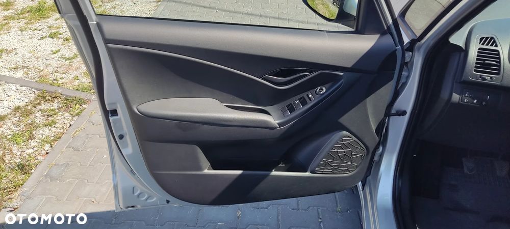 Hyundai ix20 1.4 blue Comfort - 24