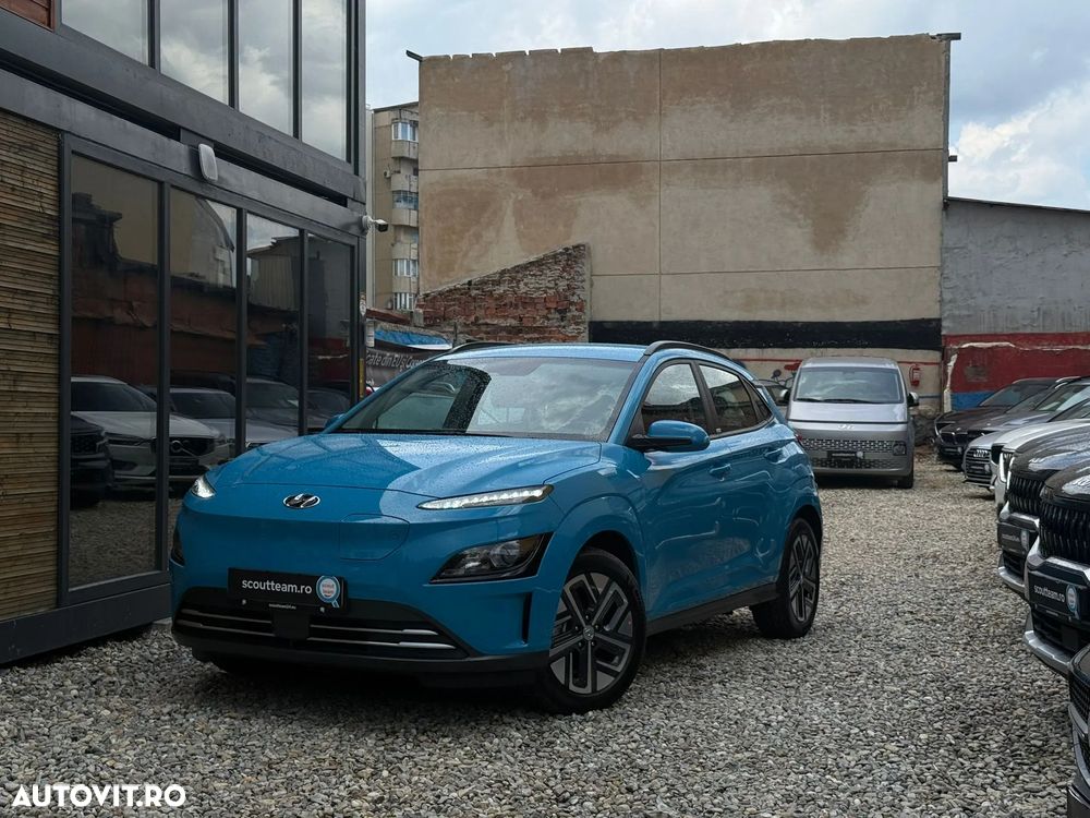 Hyundai KONA Select - 2