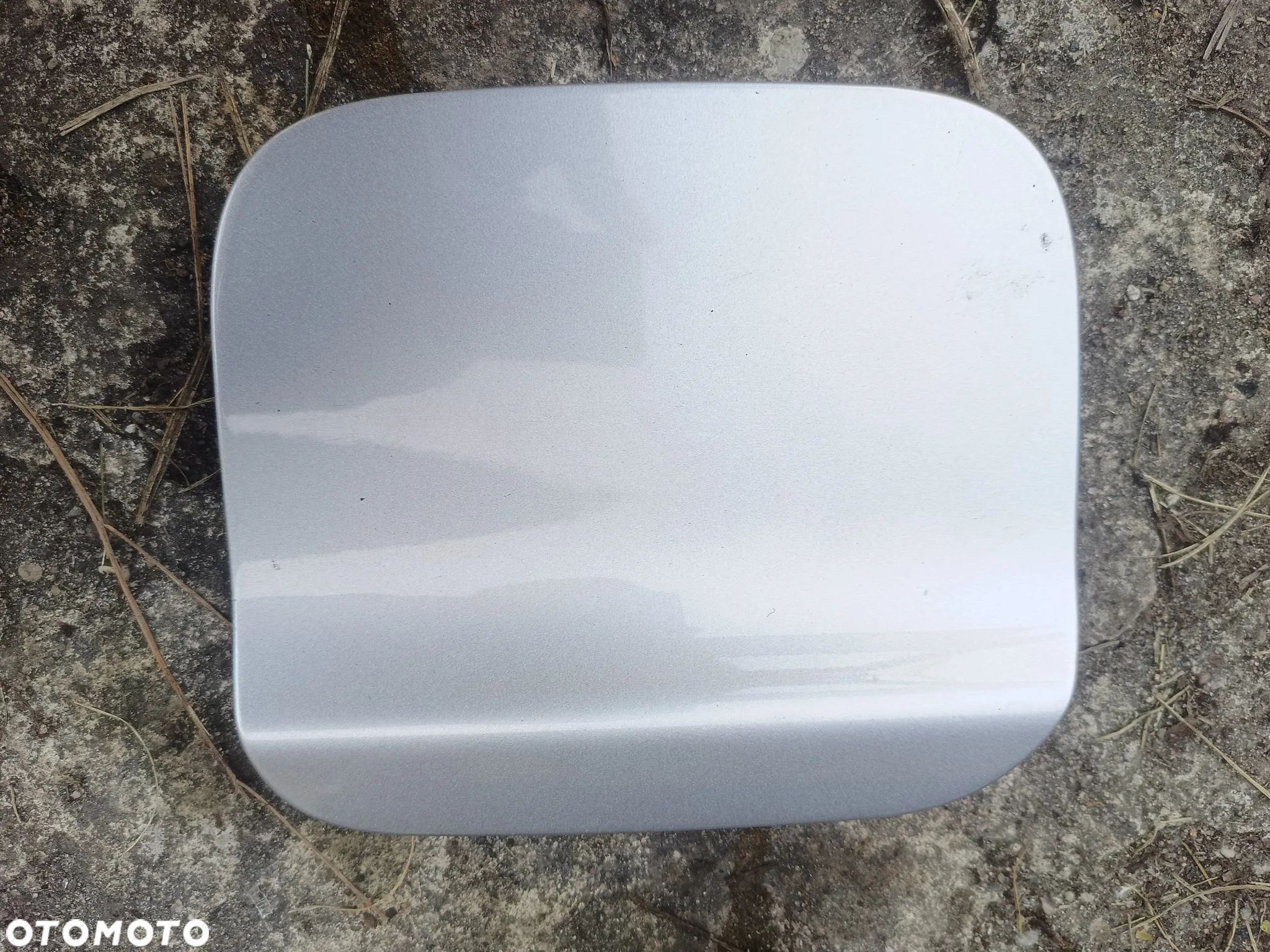 CITROEN C-ELYSEE KLAPKA WLEWU PALIWA EZRC SREBRNA 9677571580 - 1