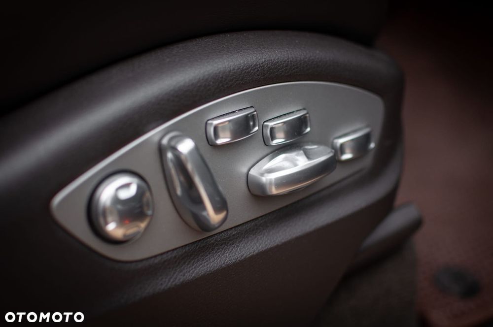 Porsche Cayenne Platinum Edition - 13