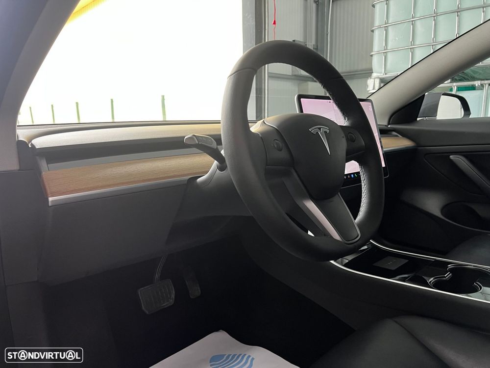 Tesla Model 3 - 10