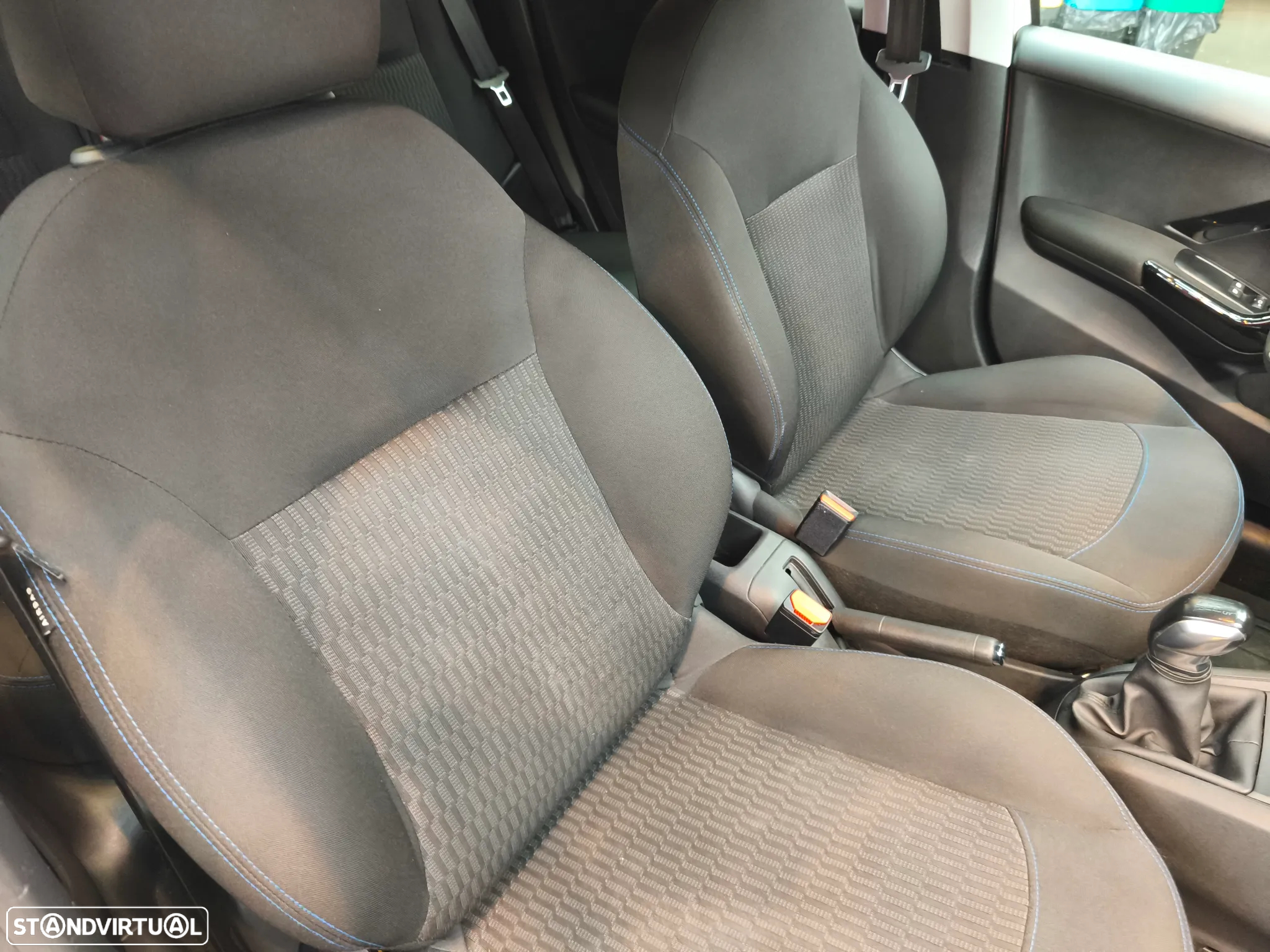 Peugeot 208 1.2 PureTech Signature - 22