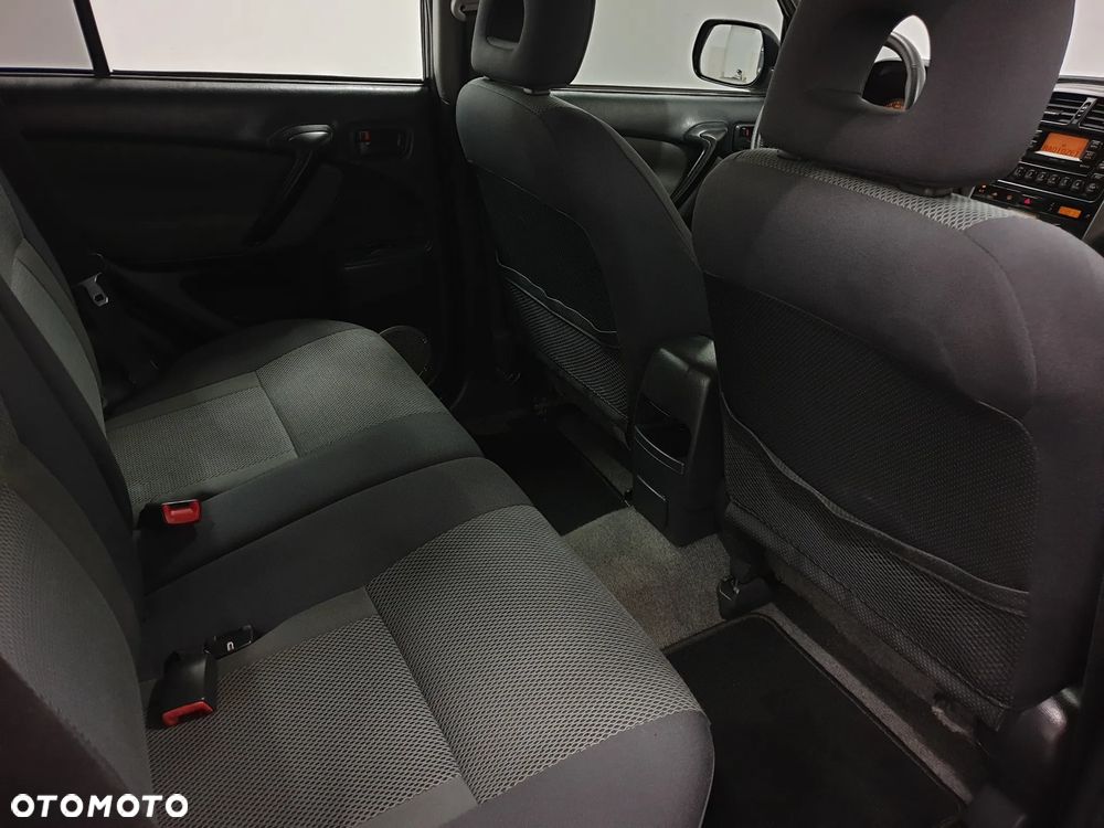 Toyota RAV4 D-4D 4x4 Executive - 40