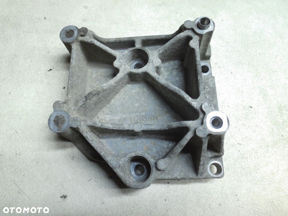 CITROEN PEUGEOT 1.6 16V NFU ŁAPA WSPORNIK MOCOWANIE UCHWYT KOMPRESORA KLIMATYZACJI SPRĘŻARKI 963 - 4