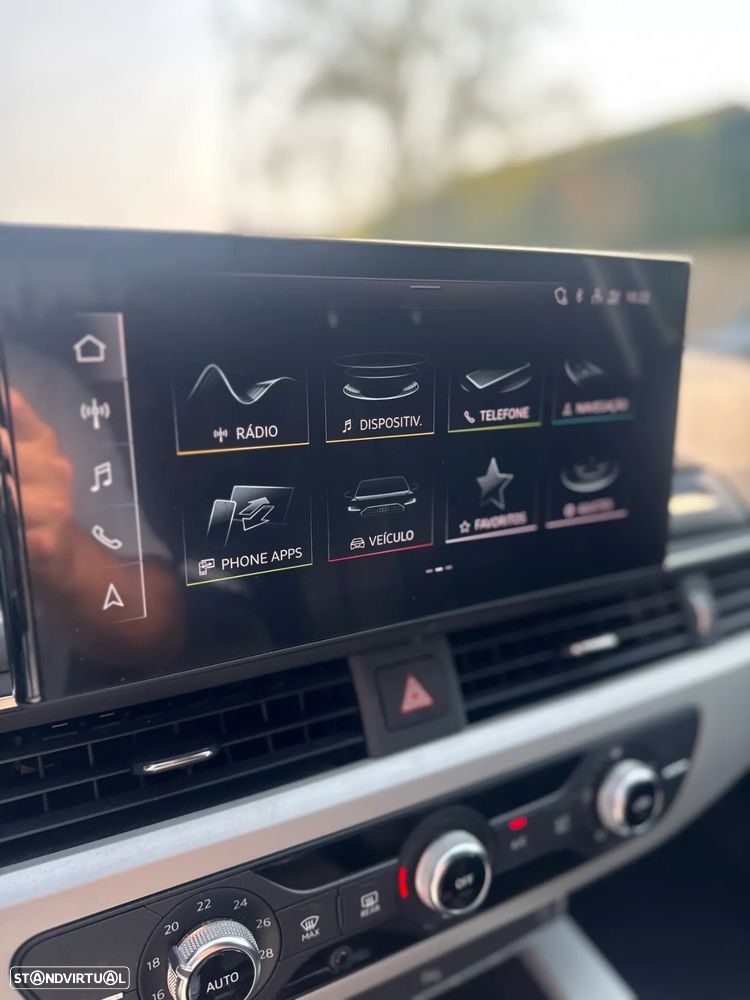 Audi A4 Avant 30 TDI S tronic - 24