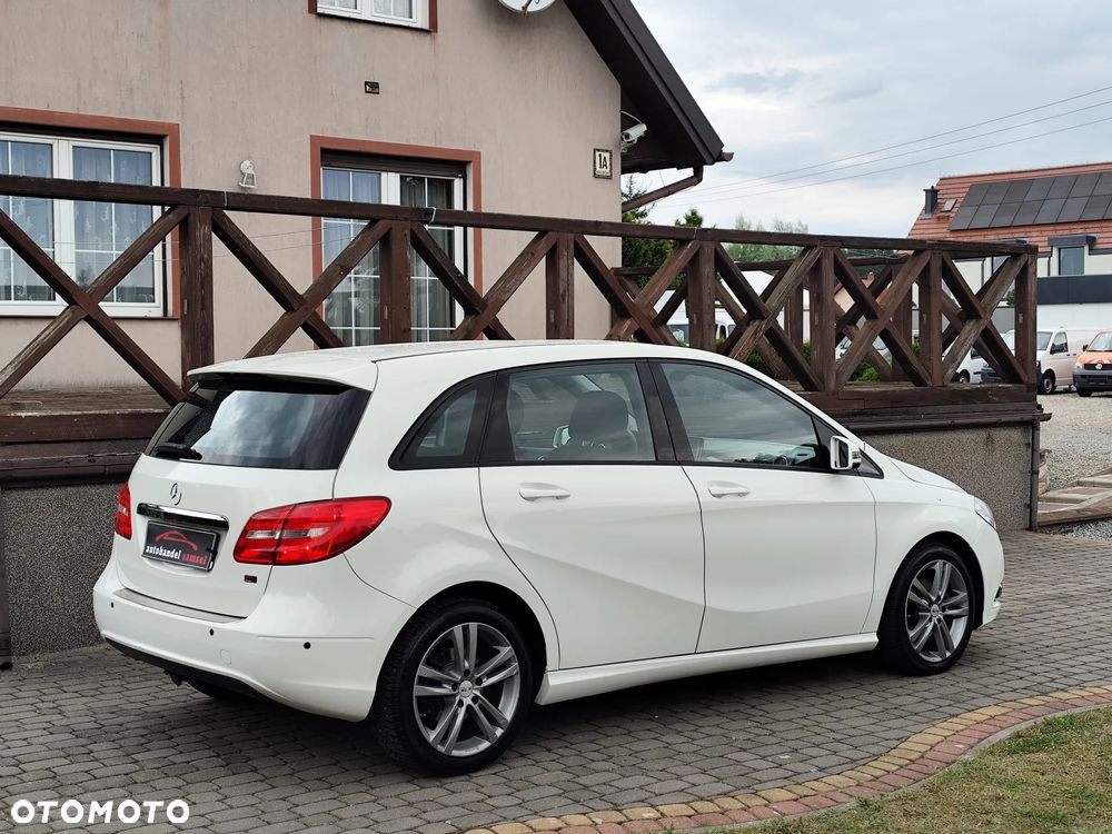 Mercedes-Benz Klasa B 180 Edition - 5