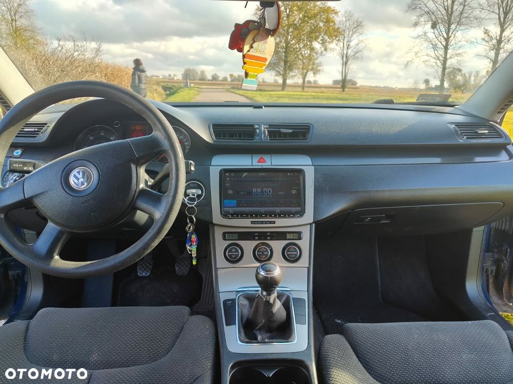 Volkswagen Passat 1.9 TDI Comfortline - 10