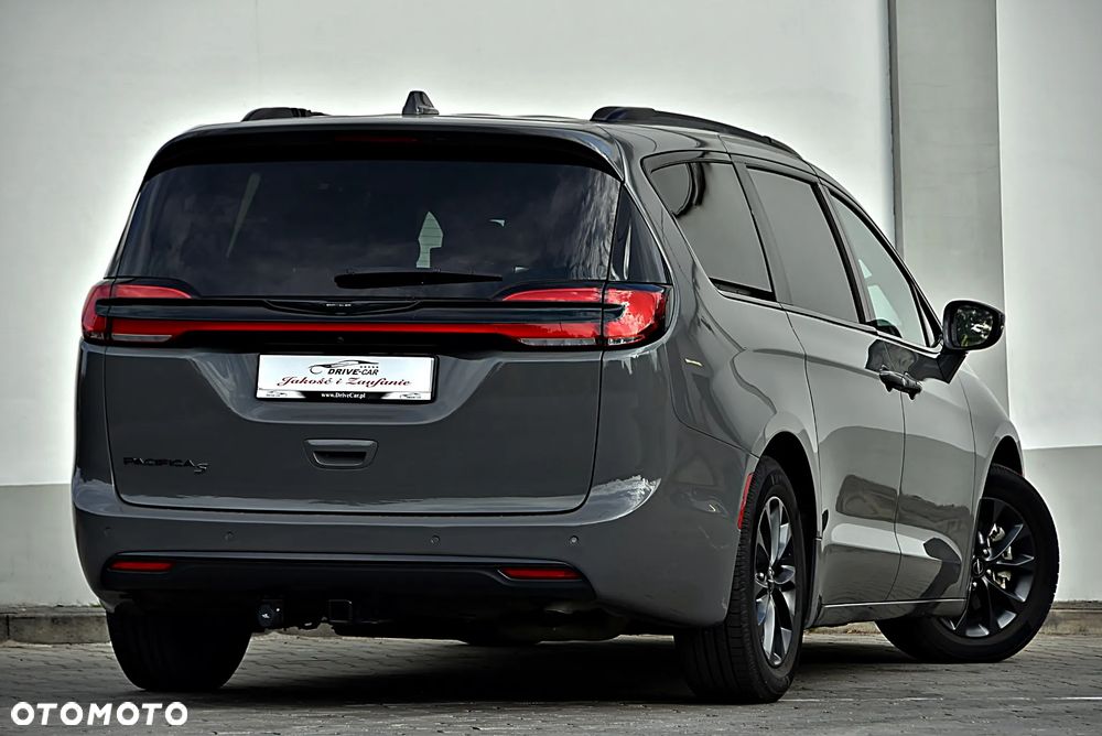 Chrysler Pacifica - 5
