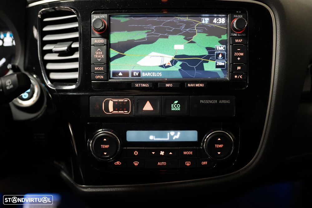 Mitsubishi Outlander 2.0 4WD - 30