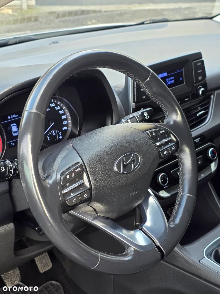 Hyundai i30 1.5 DPI Classic + - 9