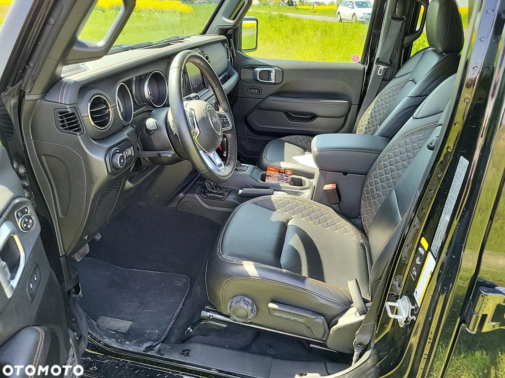 Jeep Wrangler - 11