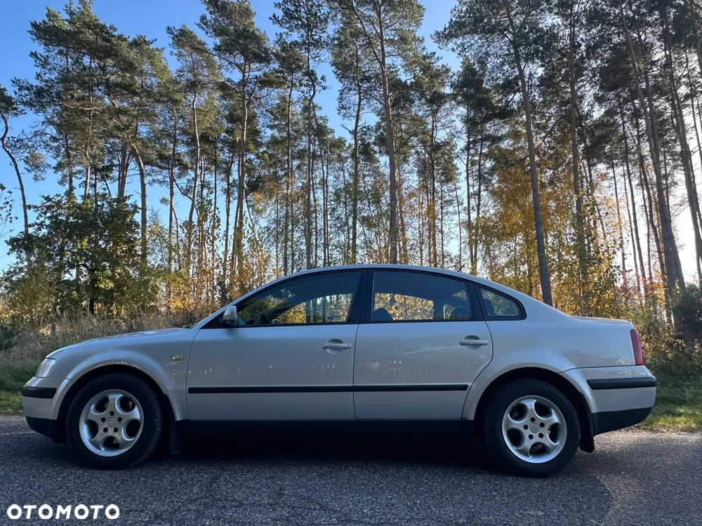 Volkswagen Passat 1999 photo 2