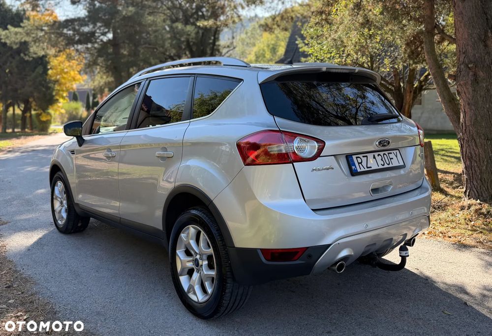 Ford Kuga 2.0 TDCi 2x4 Titanium - 10