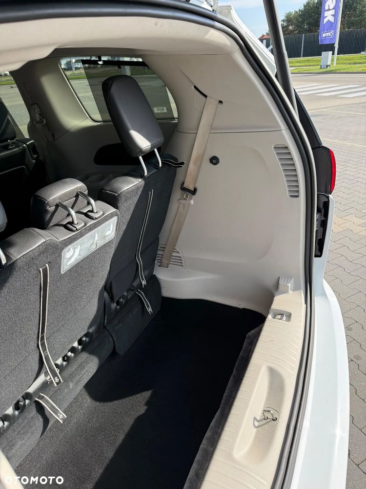 Chrysler Pacifica - 30