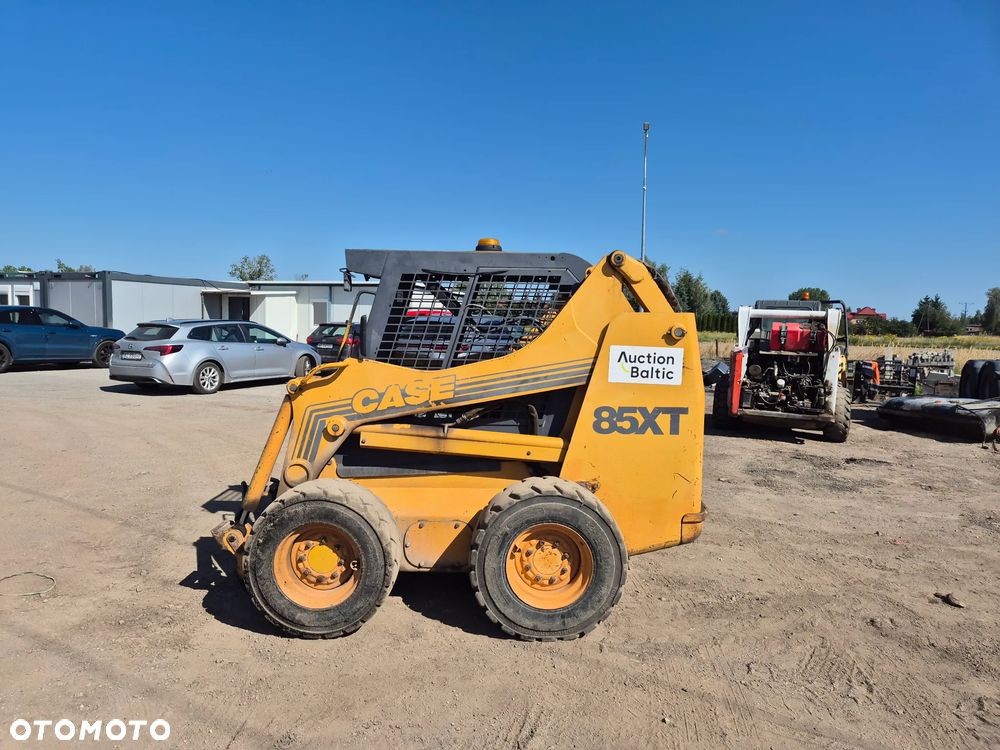Case 85xt - 1