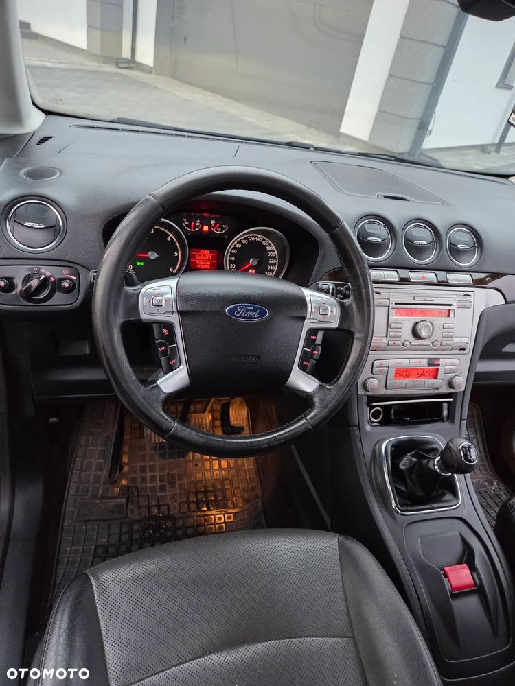 Ford Galaxy 2.0 TDCi Ghia - 35