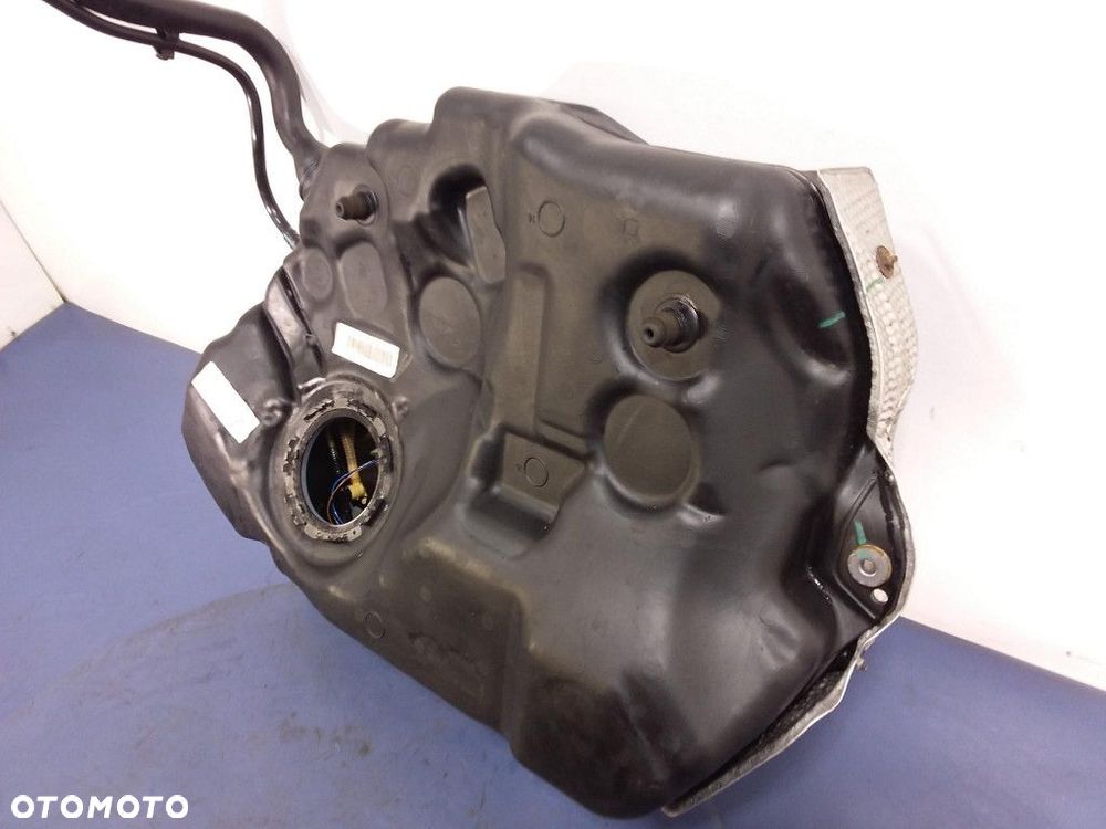 AUDI A4 B9 AVANT 2.0 TDI ZBIORNIK PALIWA - 5