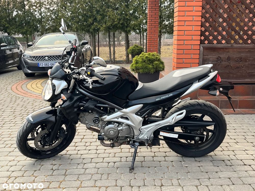 Suzuki Gladius - 4