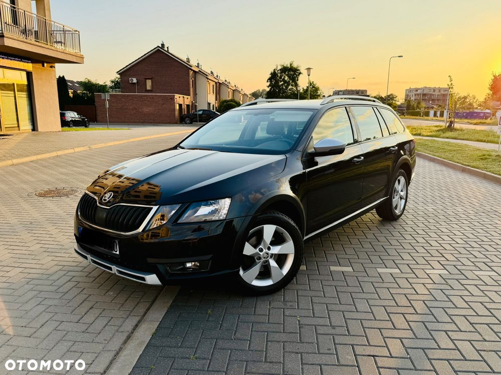 Skoda Octavia 2.0 TDI SCR 4x4 Ambition DSG - 2