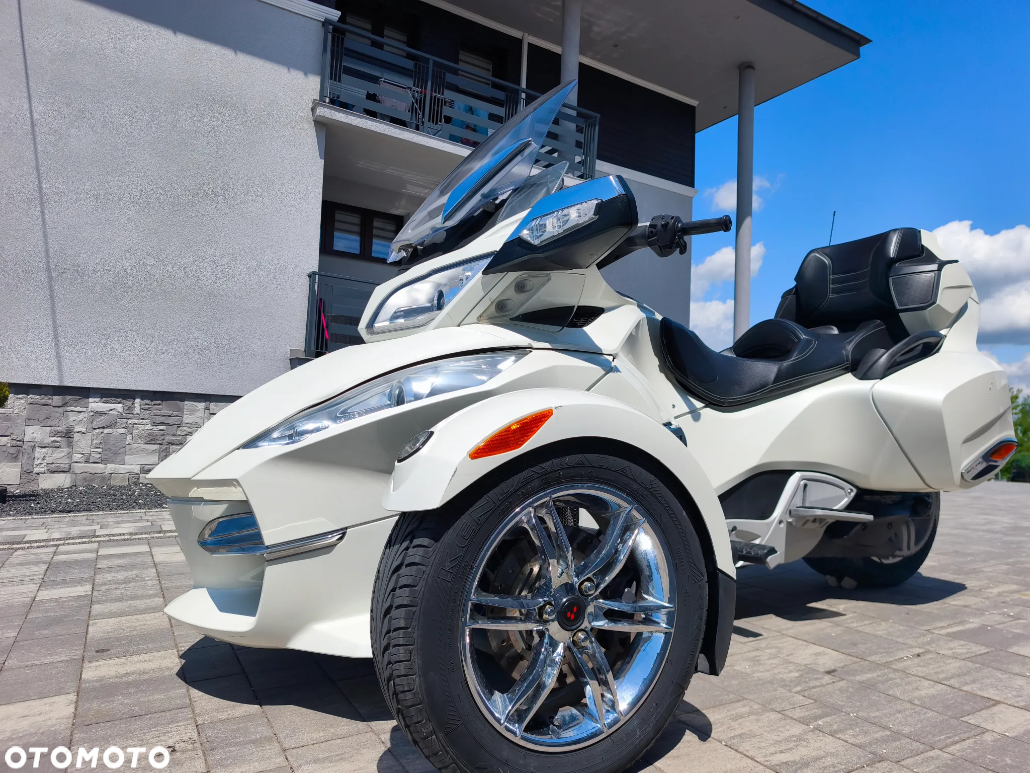 Can-Am Spyder - 15