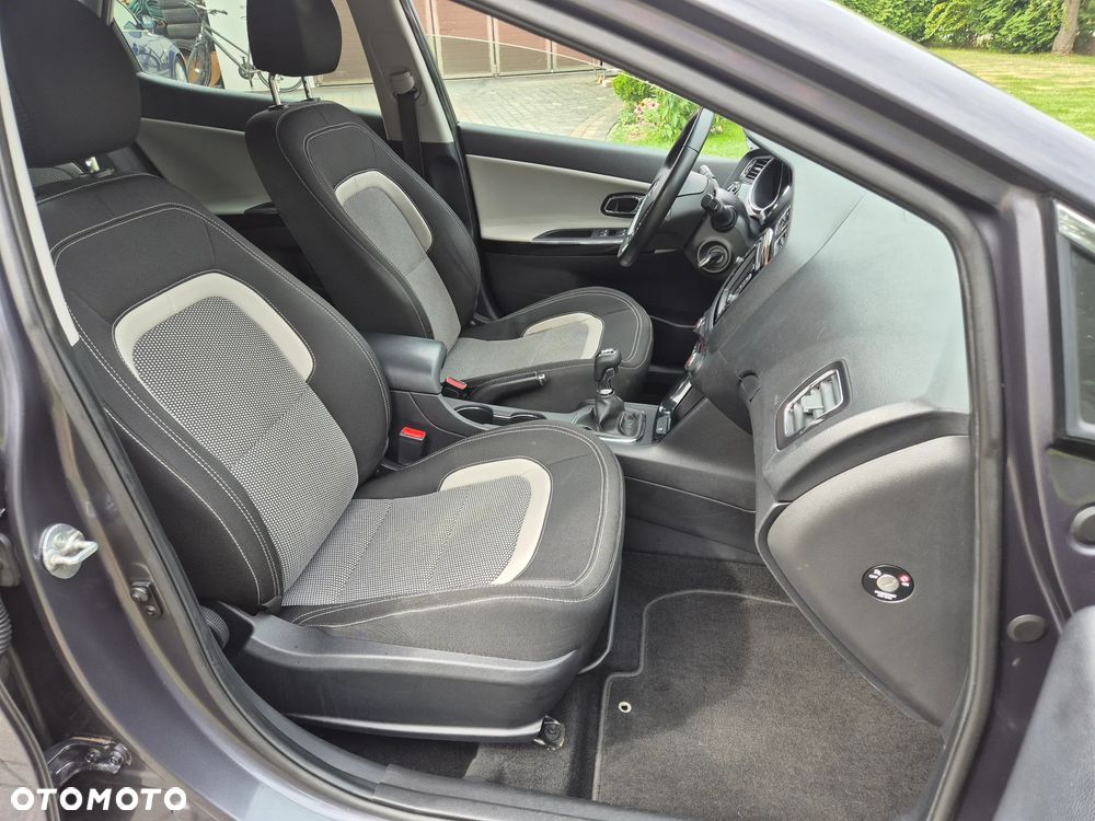 Kia Ceed 1.4 CVVT Dream-Team Edition - 14