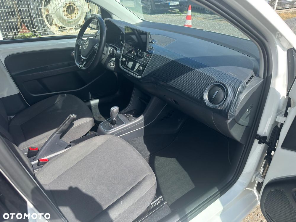Volkswagen up! ASG cheer - 9