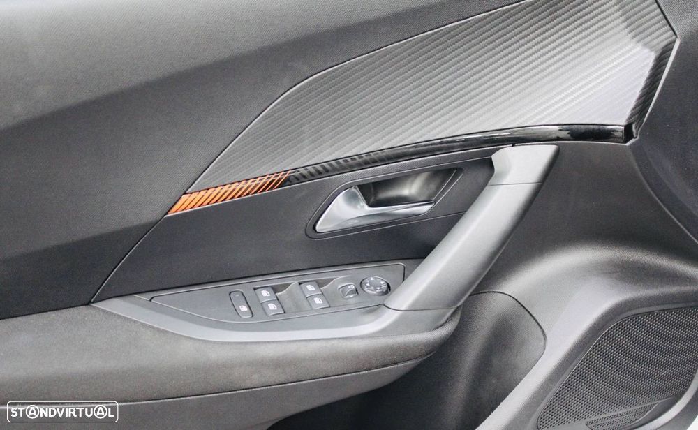 Peugeot 2008 1.5 BlueHDi Active Pack EAT8 - 11