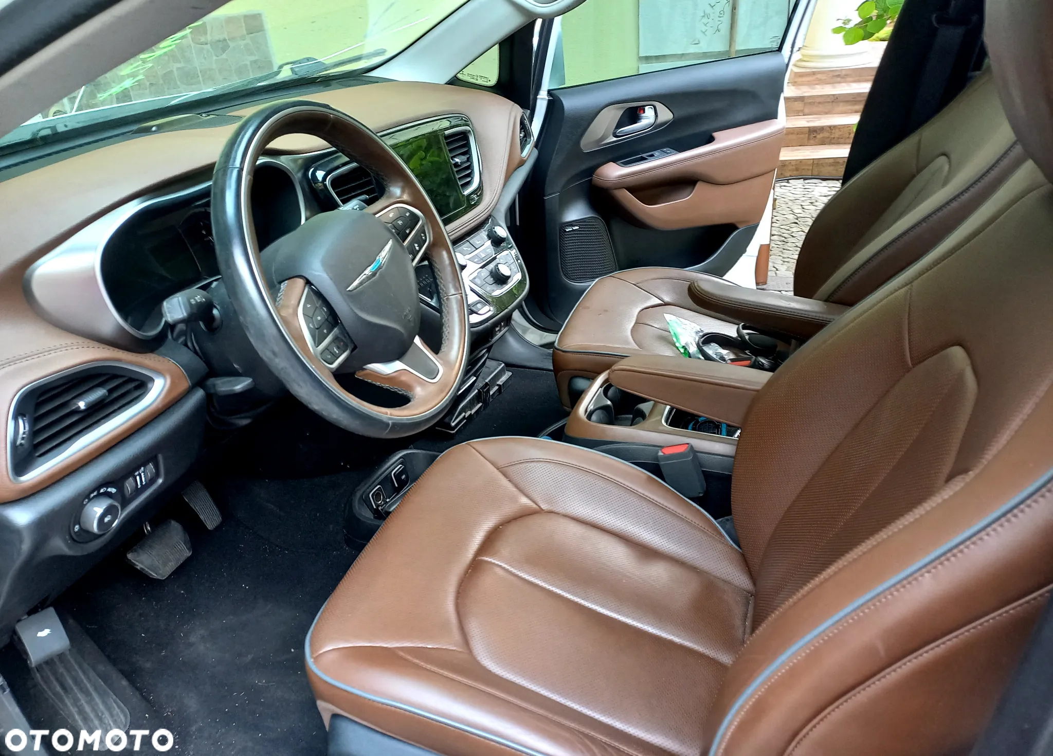 Chrysler Pacifica - 8