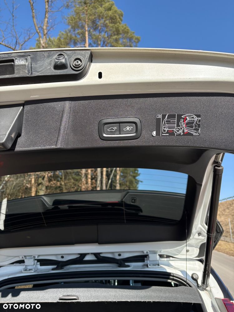 Volvo XC 40 T4 R-Design - 20