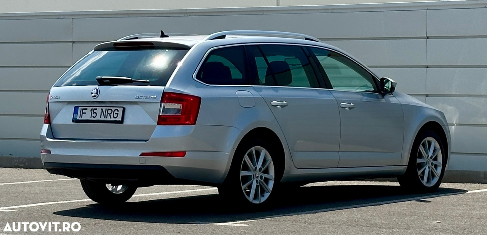 Skoda Octavia Combi 1.6 TDI Elegance DSG - 4