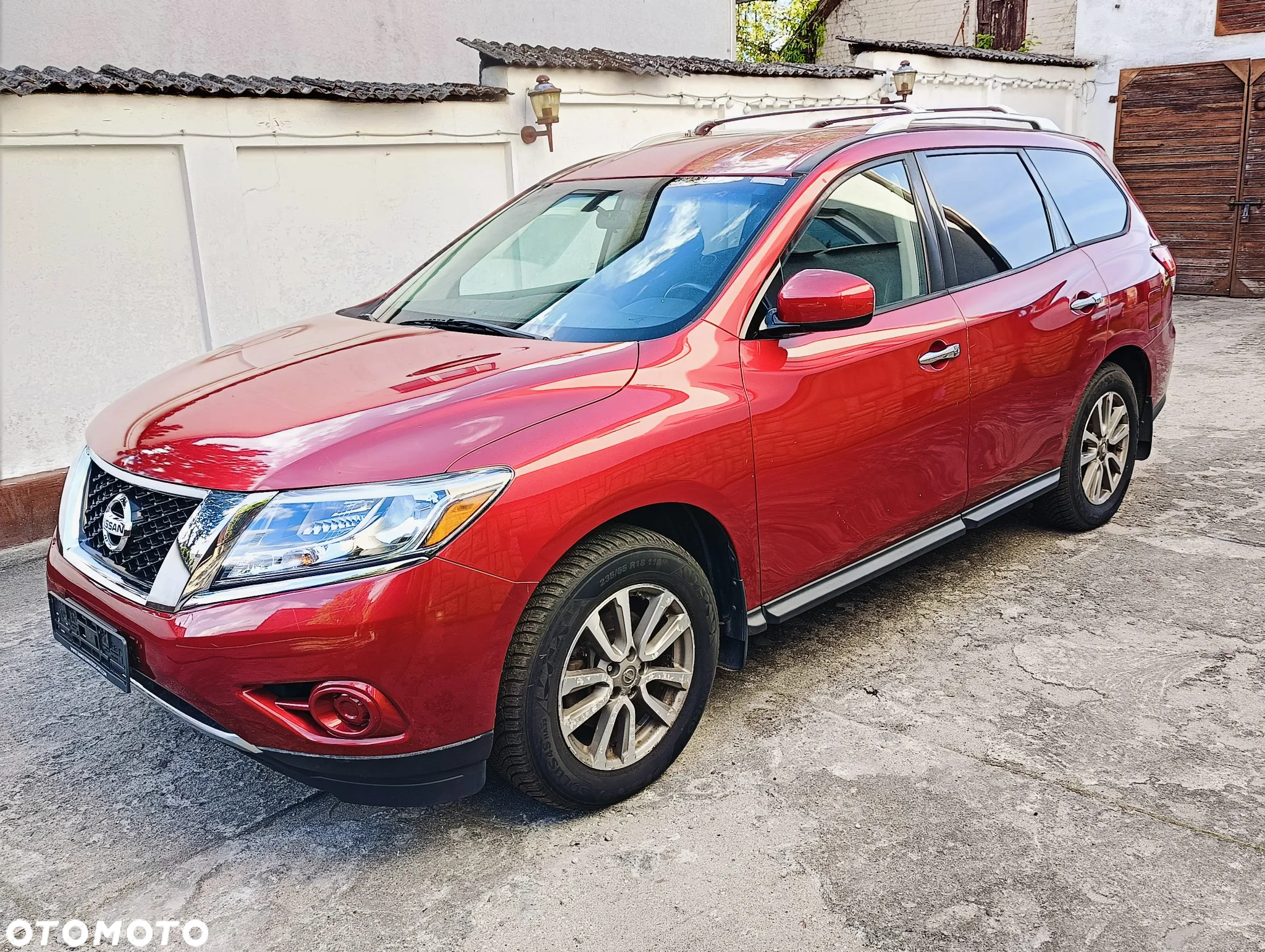 Nissan Pathfinder - 2